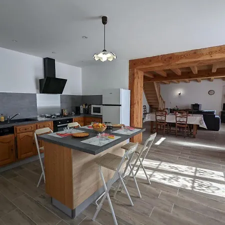Country house Maison Lumineuse Avec Cour Privative, Proche Sites Culturels, Confort, Equipe Bebe, Wifi Inclus - Fr-1-653-98