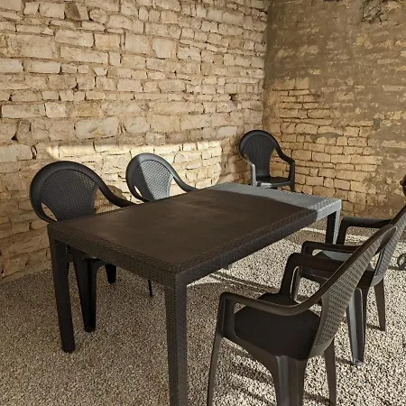 Maison Lumineuse Avec Cour Privative, Proche Sites Culturels, Confort, équipé Bébé, Wifi Inclus - Fr-1-653-98 * Puyreaux