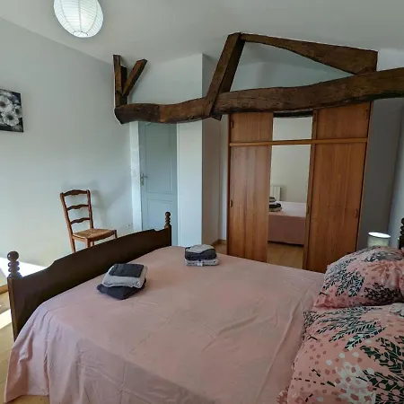 Maison Lumineuse Avec Cour Privative, Proche Sites Culturels, Confort, Equipe Bebe, Wifi Inclus Country house
